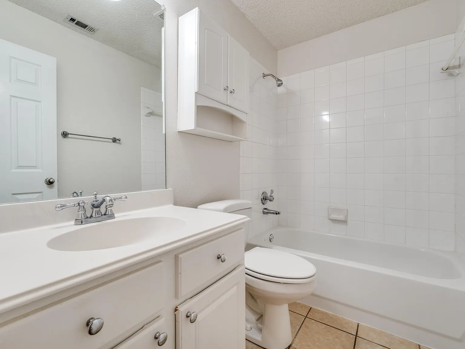 3 bed, 1684 sqft, $2,700 — Photo 2