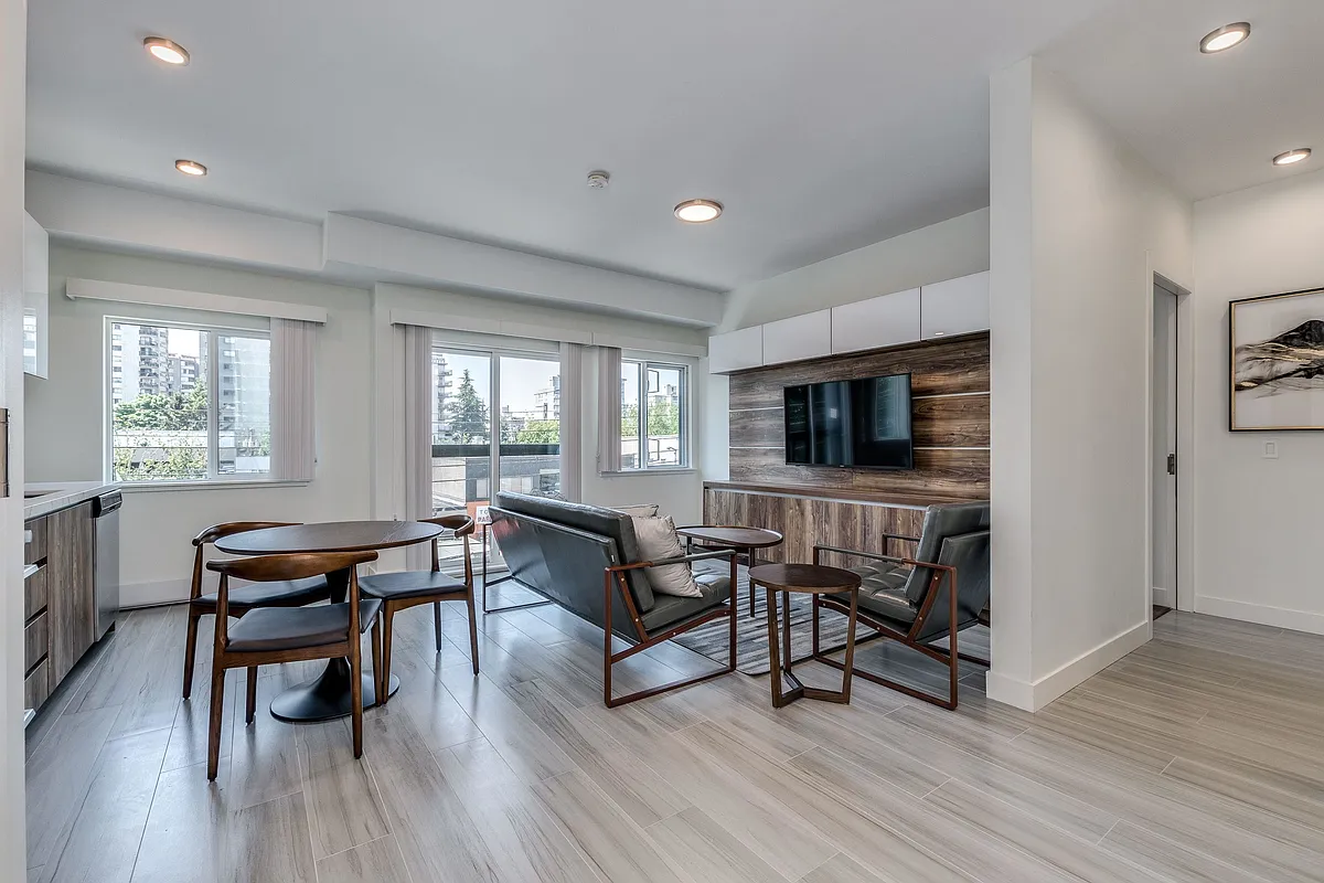 Building Photo - 1168 Pendrell St #206