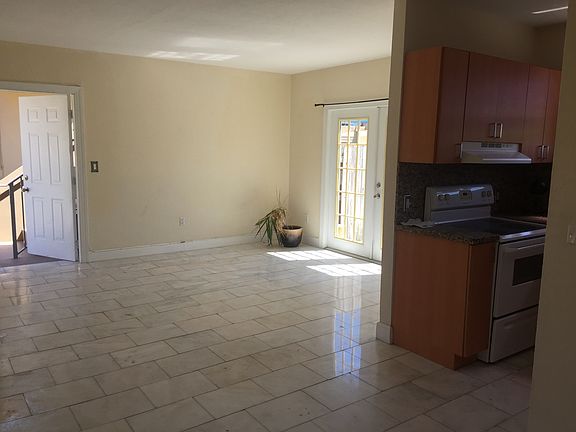 2nd image of 1600 N Treasure Dr