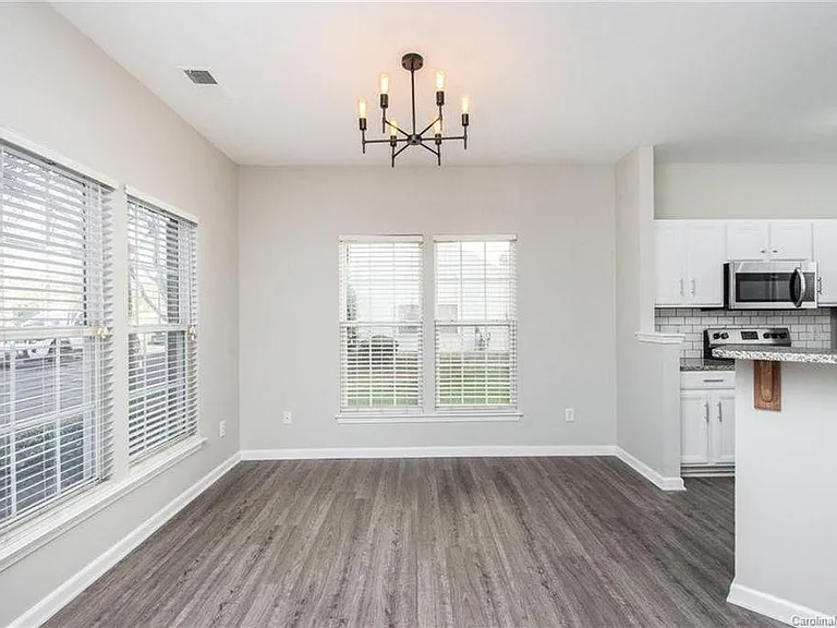 9523 Lina Ardrey Ln — Photo 3