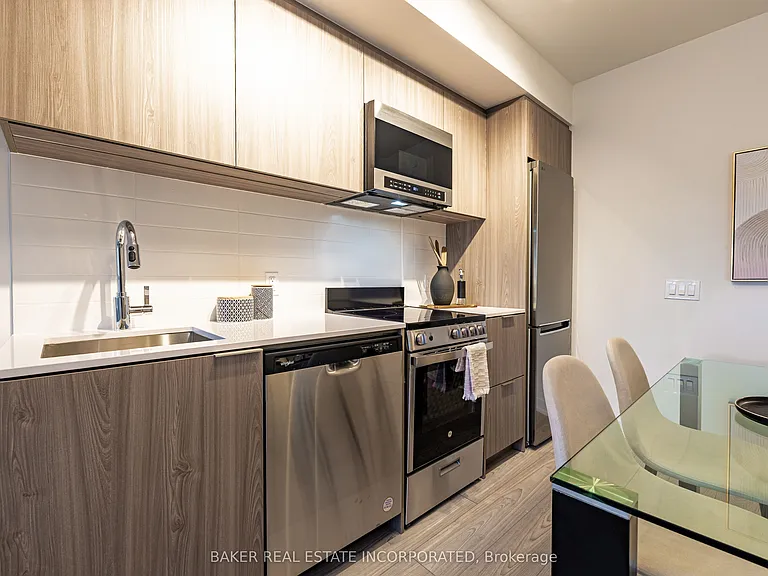 223 Redpath Ave #807 — Photo 8