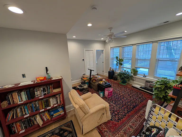 1301 W Roscoe St #1 — Photo 16