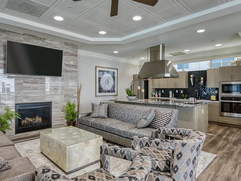 Brand new clubroom to entertain your guests