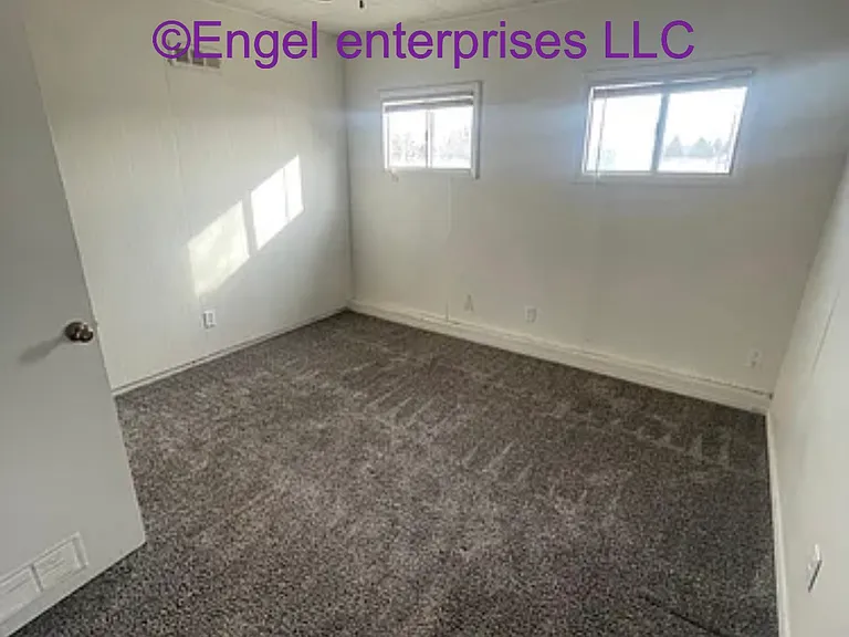 503 Shield St — Photo 8