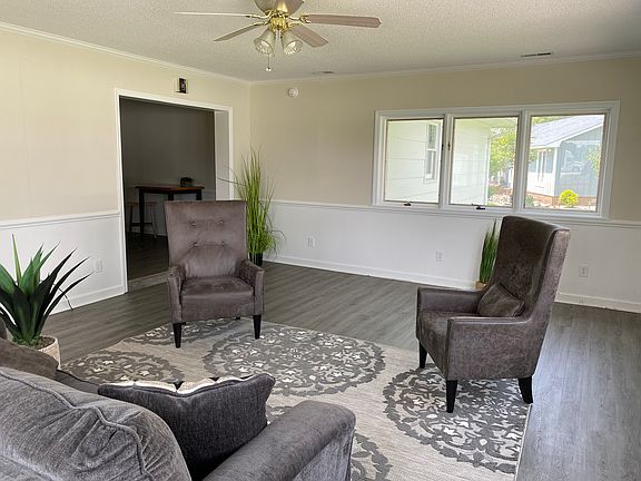 2nd image of 104 Country Club Dr