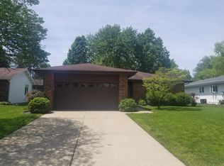 13 Hollybrook Dr, Springfield, IL 62702
