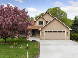 6621 Winfield Cir N, Rockford, MN 55373