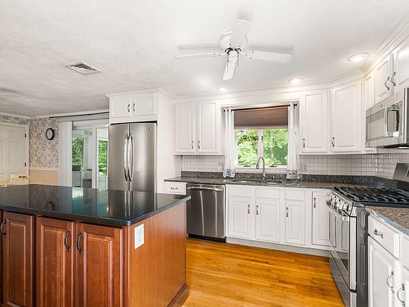 5th image of 9 Keith Road