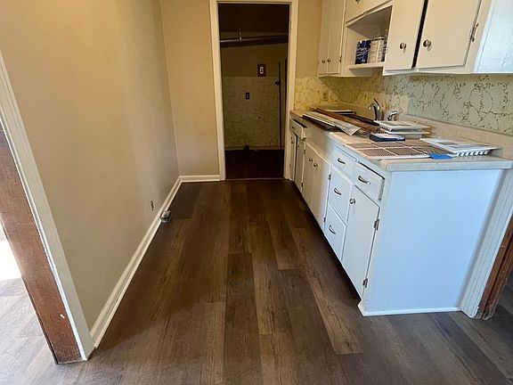 3rd image of 1436 Broadway Ave #1436