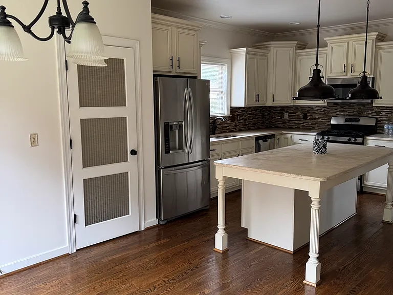 6121 Clubhouse Dr — Photo 32