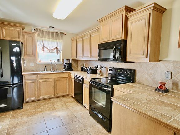 5th image of 42368 Pebblestone Ave