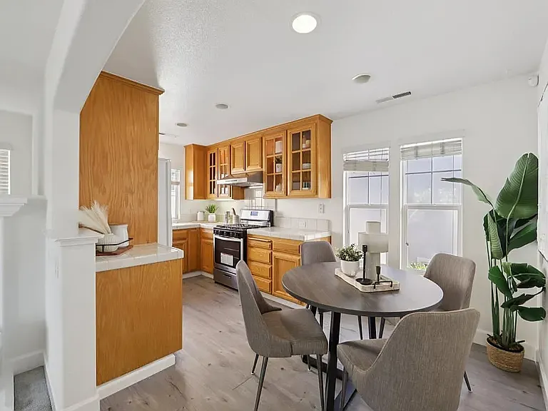 1 bed, 750 sqft, $2,750 — Photo 2