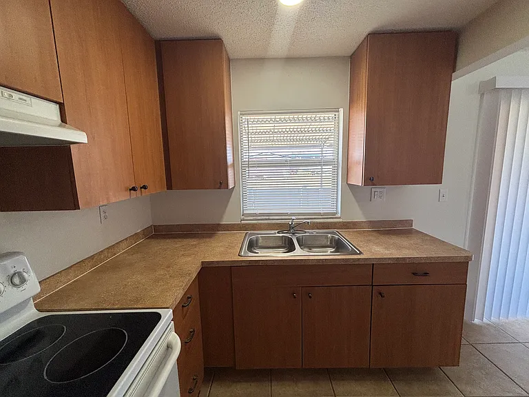 20216 Midway Blvd — Photo 2