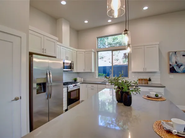 12 Green Hill Road, Bellingham, WA 98229