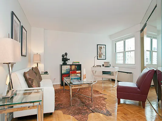 Sold by Sotheby's International Realty | media 18