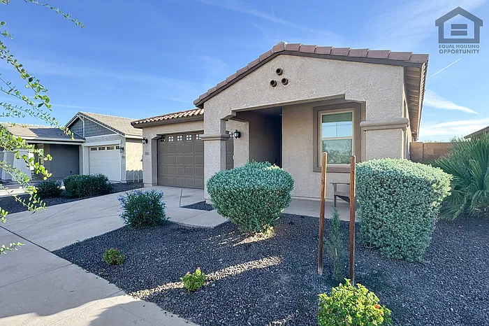 5 bed, 3.0 bath, 1968 sqft, $2,750 — Photo 3