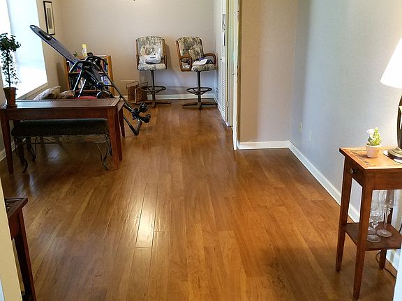 4th image of 10813 Pecan Dr