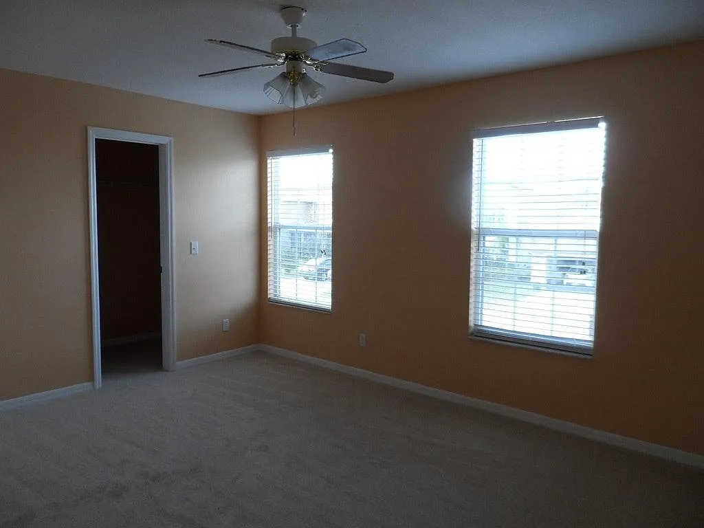 6 bed, 3514 sqft, $3,400 — Photo 3