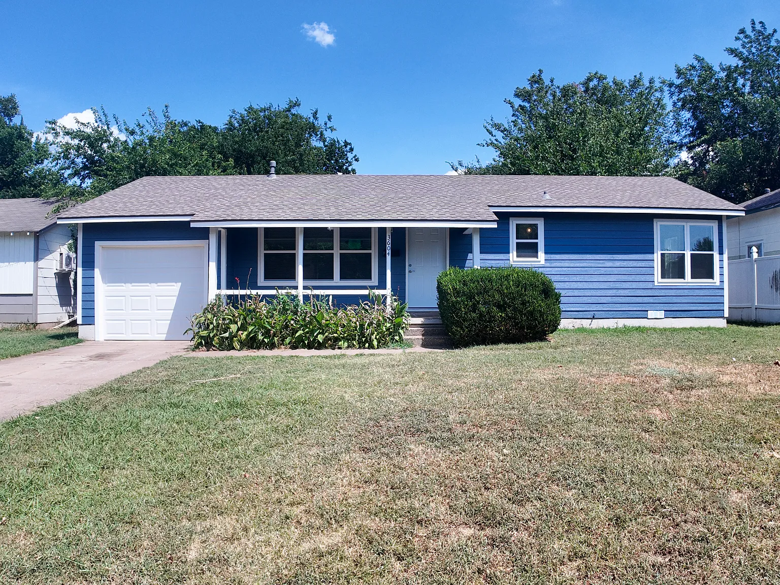 3 bed, 858 sqft, $1,175 — Photo 1