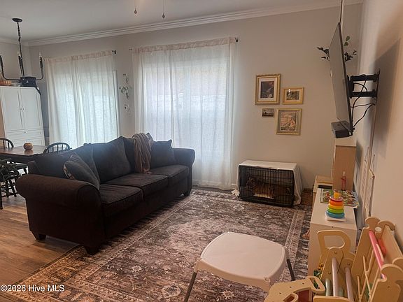 4th image of 247 Winstead Loop