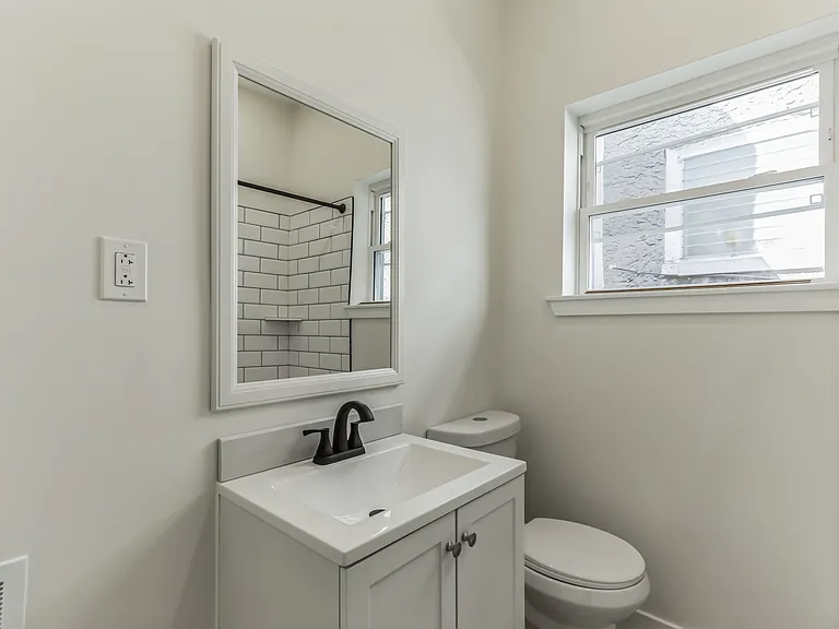 18 W Sharpnack St — Photo 16