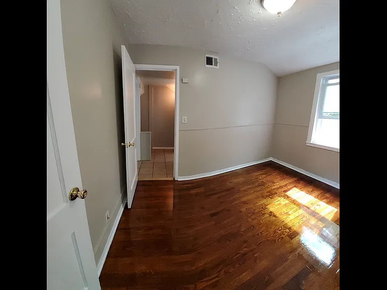 90 Vine Hill Rd — Photo 6
