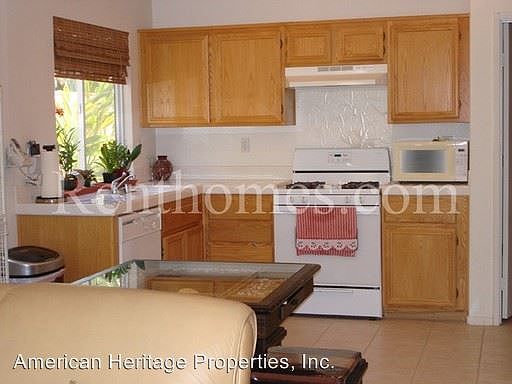 2nd image of 1334 Avenida Pantera