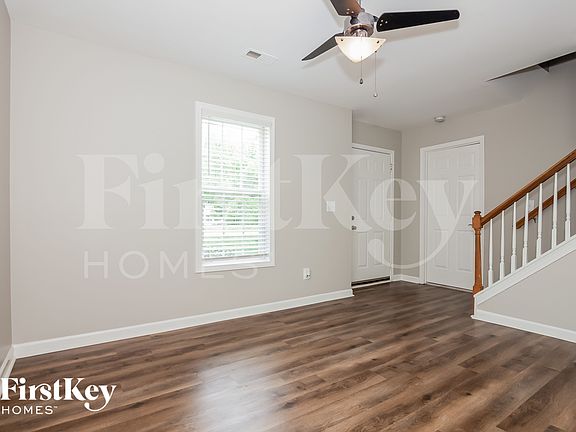 3rd image of 3021 Seymour Dr