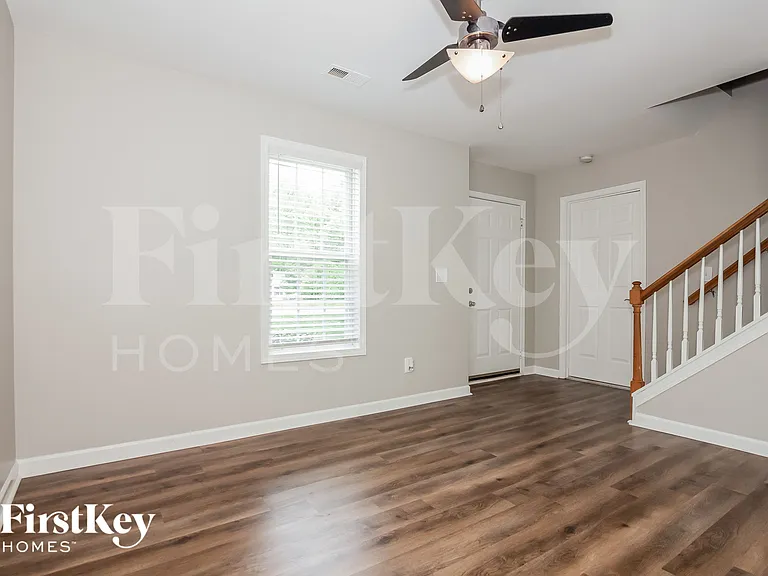 3021 Seymour Dr — Photo 3