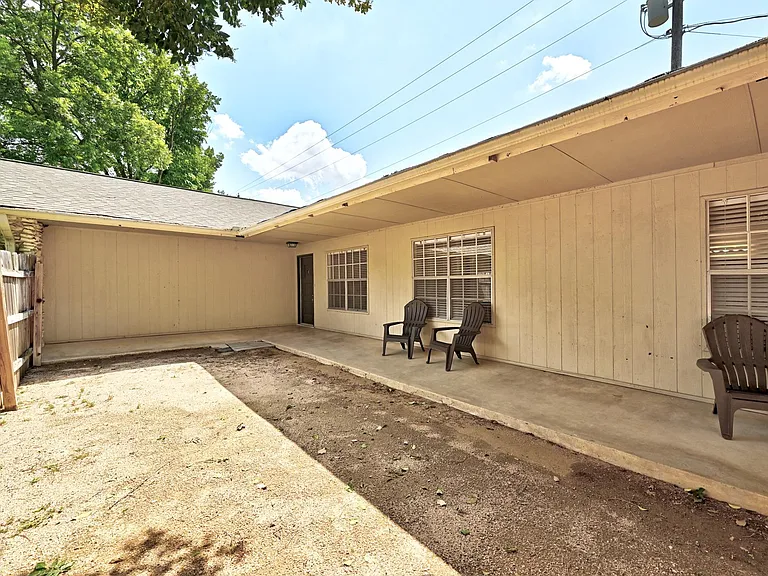 8204 Exmoor Dr #B — Photo 5