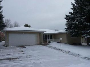 2059 Grimsrud Dr, Bismarck, ND 58501