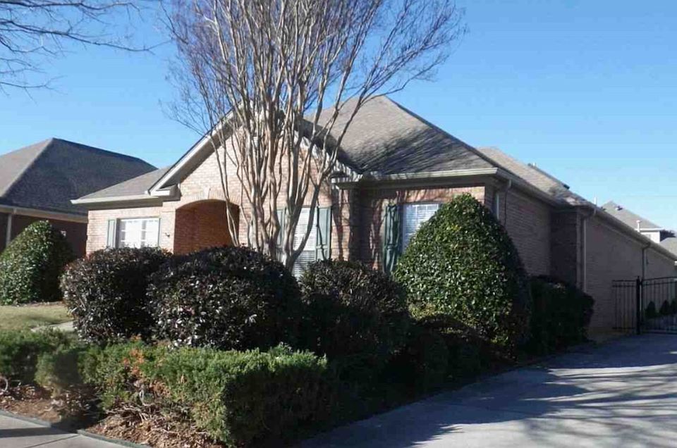 2nd image of 126 Belmont Pl
