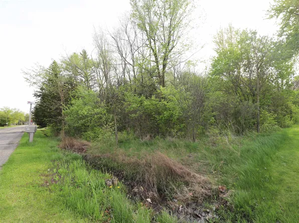 3371 Ann Dr, Flushing, MI 48433