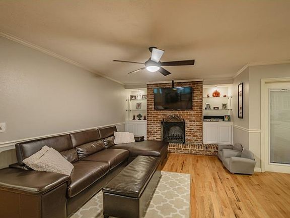 4th image of 15504 N Himes Ave