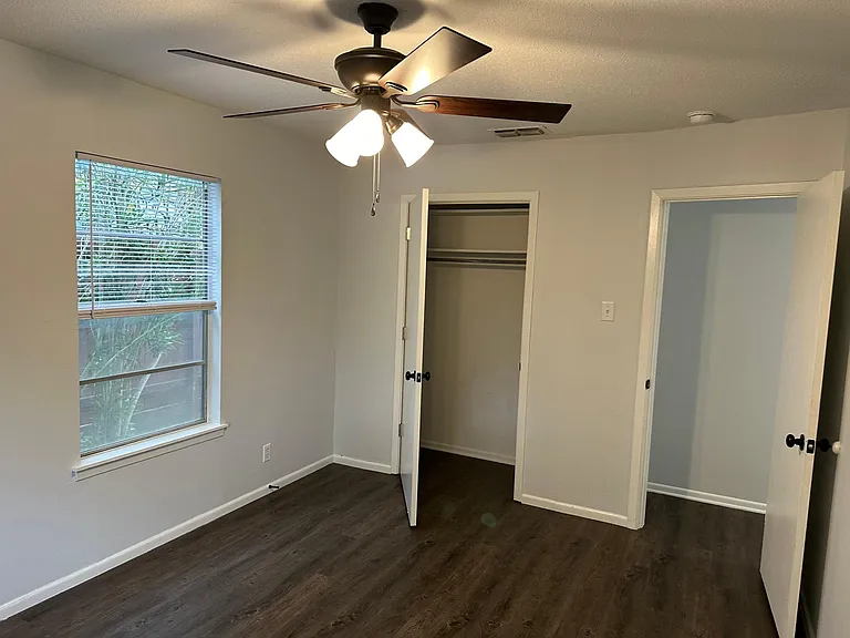 7211 Westglade Dr — Photo 12