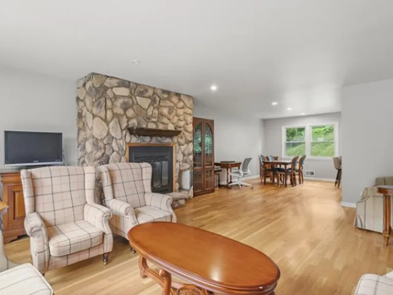 89A Forsythia Ln #A — Photo 2