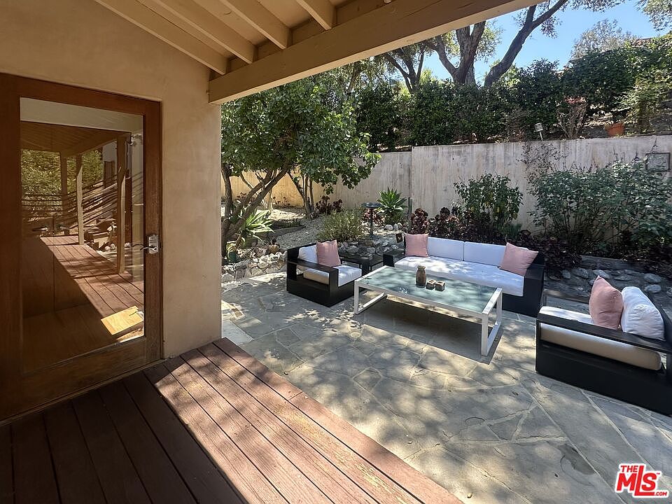 19747 Horseshoe Dr, Topanga, CA 90290 | Zillow