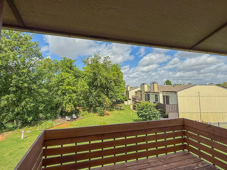 12021 Hawthorne Ln — Photo 29