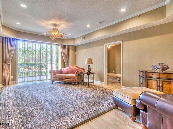 4th image of 4670 Links Village Dr Unit B101