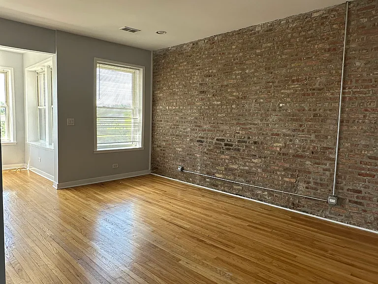 3626 W Polk St — Photo 5