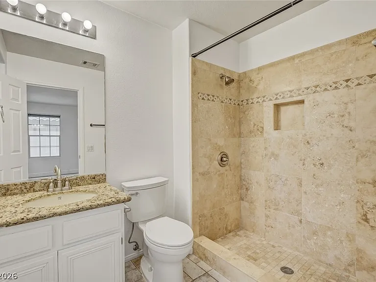 3034 Carbondale St — Photo 32