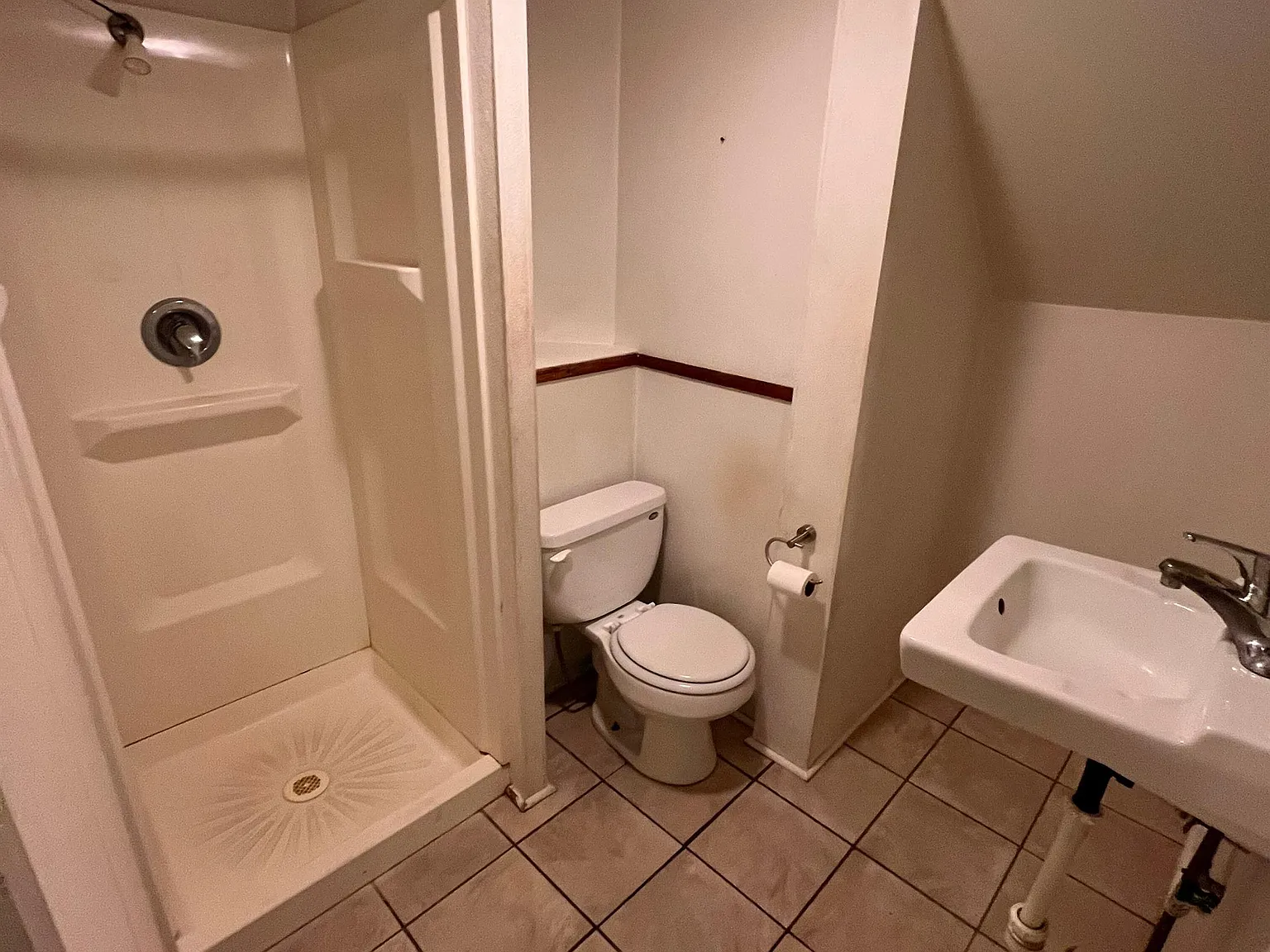 240 West Lakelawn Place - 7 — Photo 2