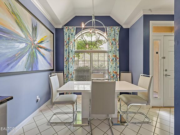 5th image of 665 Chapel Point Ln