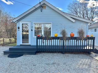 11 Mohawk Trl, East Hampton, CT 06424