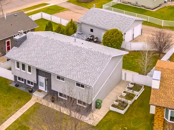 4104 43rd St, Bonnyville, AB T9N 1R6
