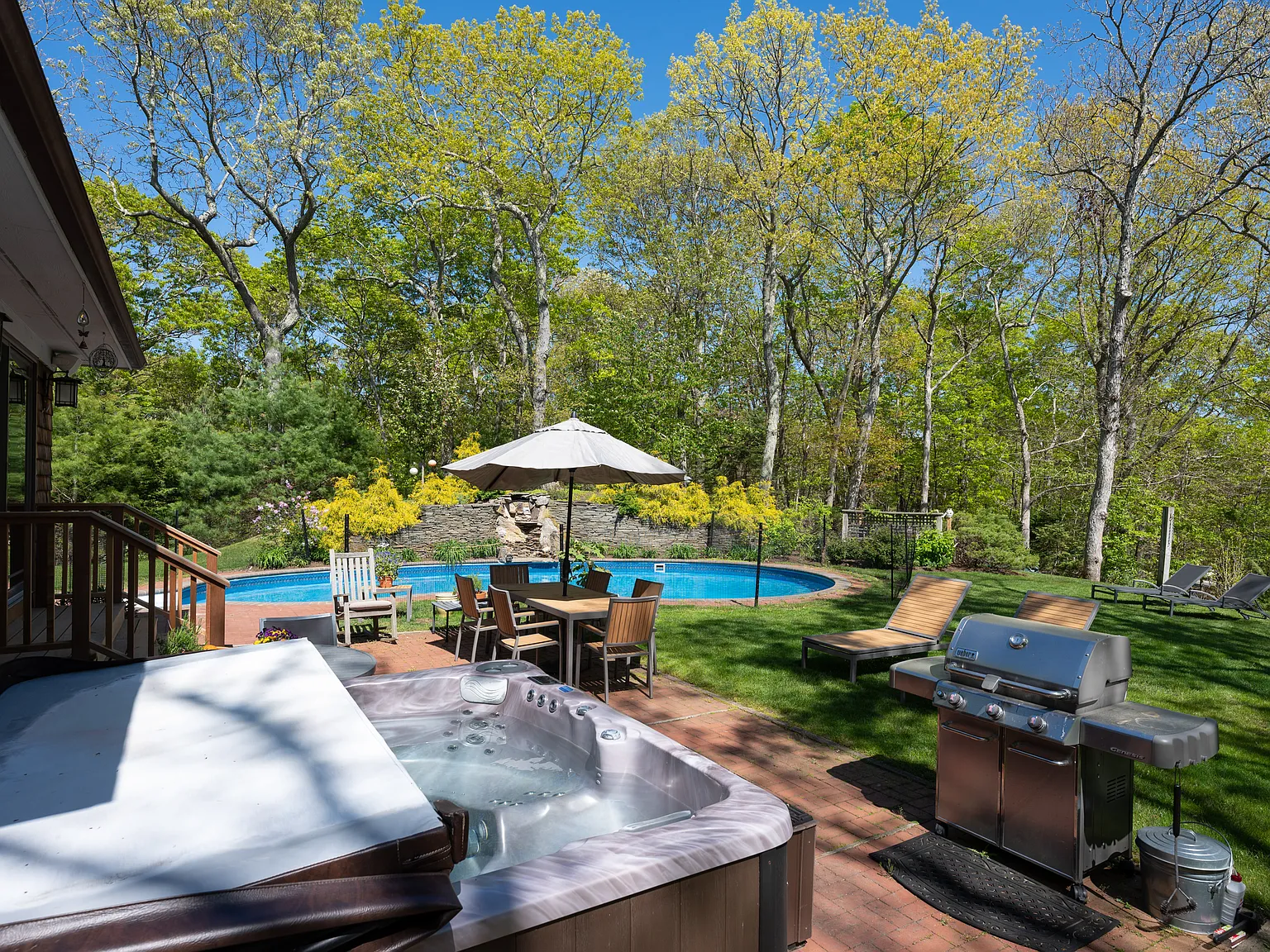 Northwest Woods East Hampton Rental with Pool — Photo 2