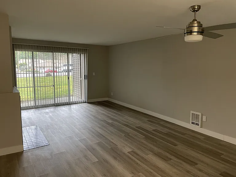 Redmond Park Apts — Photo 10