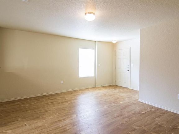 5th image of 3643 Apache Meadows Dr