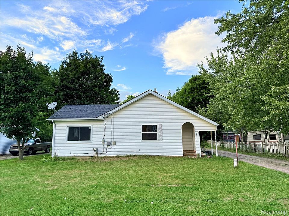 1st image of 12189 Davison Rd