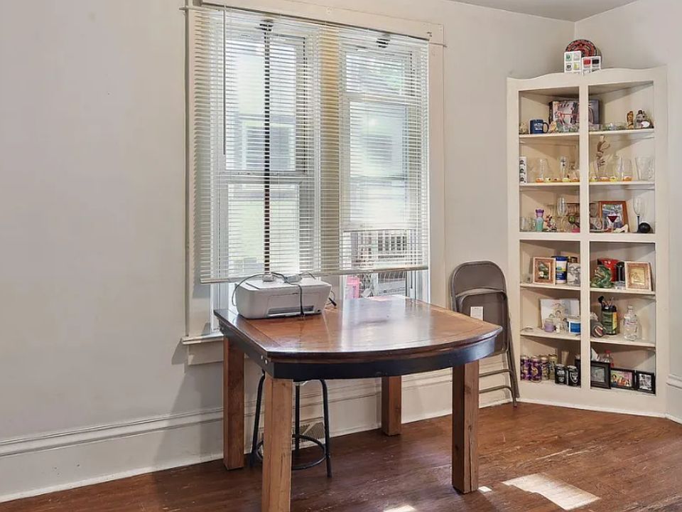 1st image of 2121 Bryant Ave N #1